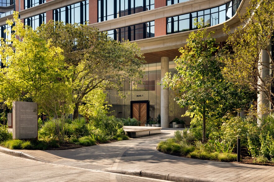 More Photos Of 1017 Springdale Rd, Austin Unknown For Lease