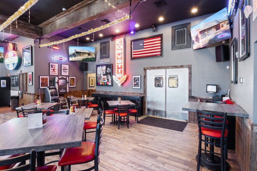 More Photos Of 1289 Bagnell Dam Blvd, Lake Ozark Restaurant For Sale