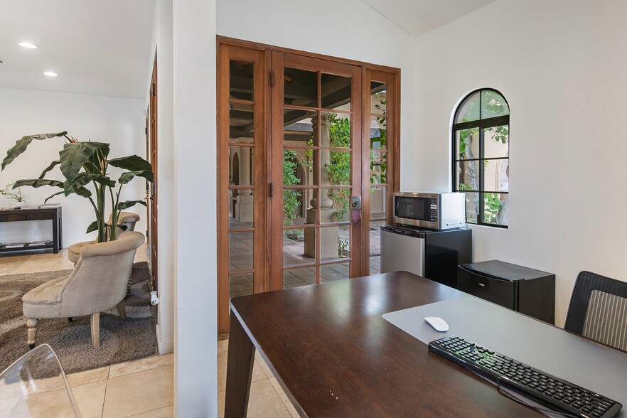 More Photos Of 51370 Avenida Bermudas, La Quinta Office Residential For Sale
