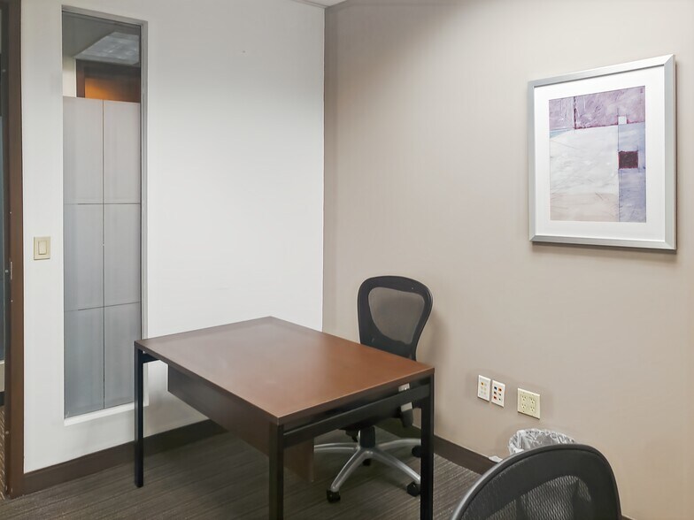 More Photos Of 8875 Hidden River Pkwy, Tampa Coworking Space