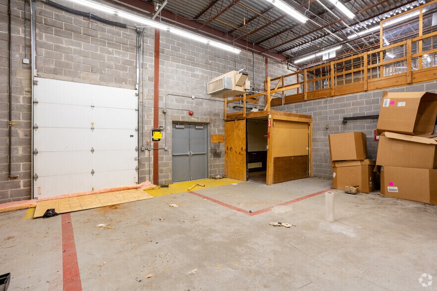 More Photos Of 1160-1300 E Army Post Rd, Des Moines Unknown For Lease