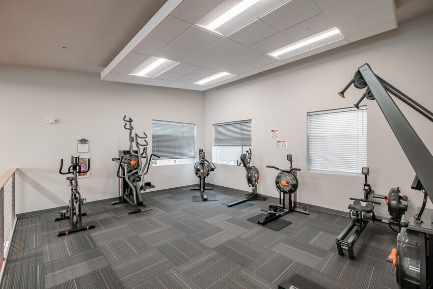 More Photos Of 1025 2nd St NW, Salem Medical For Sale