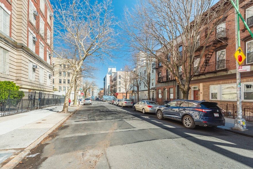 More Photos Of 51 Havemeyer St, Brooklyn Storefront Retail Office For Sale