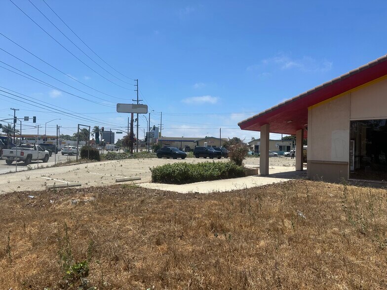 More Photos Of 2805 Vineyard Ave, Oxnard Freestanding For Lease