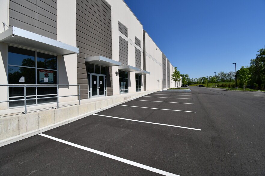 More Photos Of 124 Route 17K, Newburgh Distribution For Lease