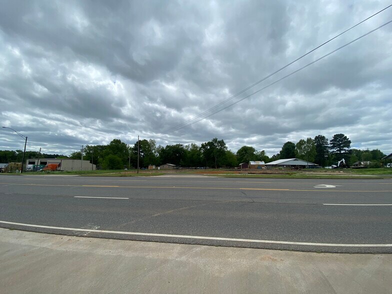 More Photos Of 2106 E US Highway 80, White Oak Land For Sale