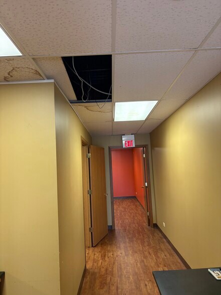 More Photos Of 28835 N Herky Dr, Lake Bluff Warehouse For Sale