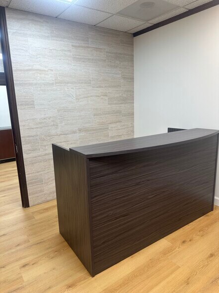 More Photos Of 500 Silver Spur Rd, Rancho Palos Verdes Office For Lease