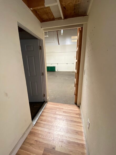 More Photos Of 266 Button Ave, Manteca Warehouse For Lease