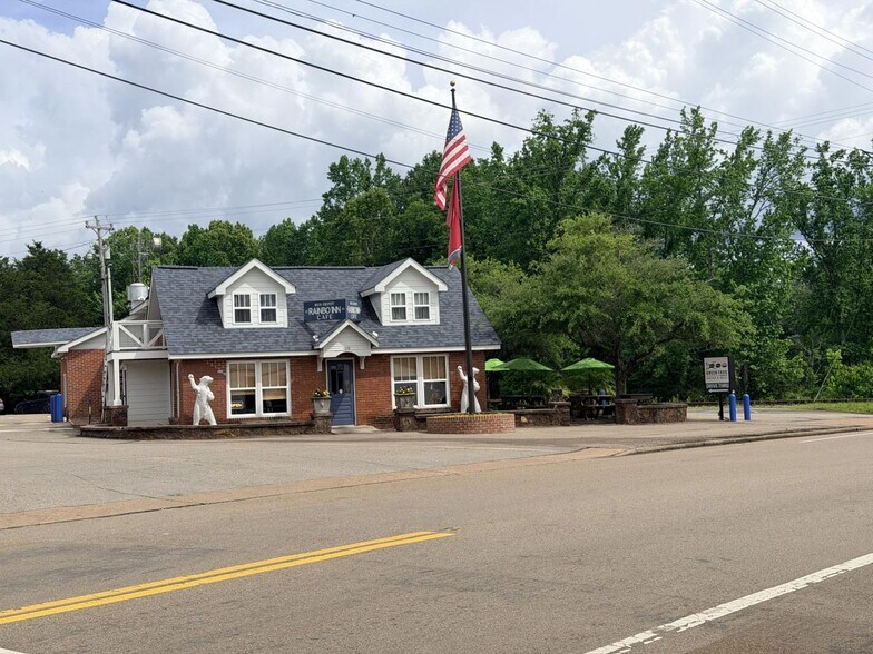 More Photos Of 114 Dogwood Ave, Middleton Auto Repair For Sale