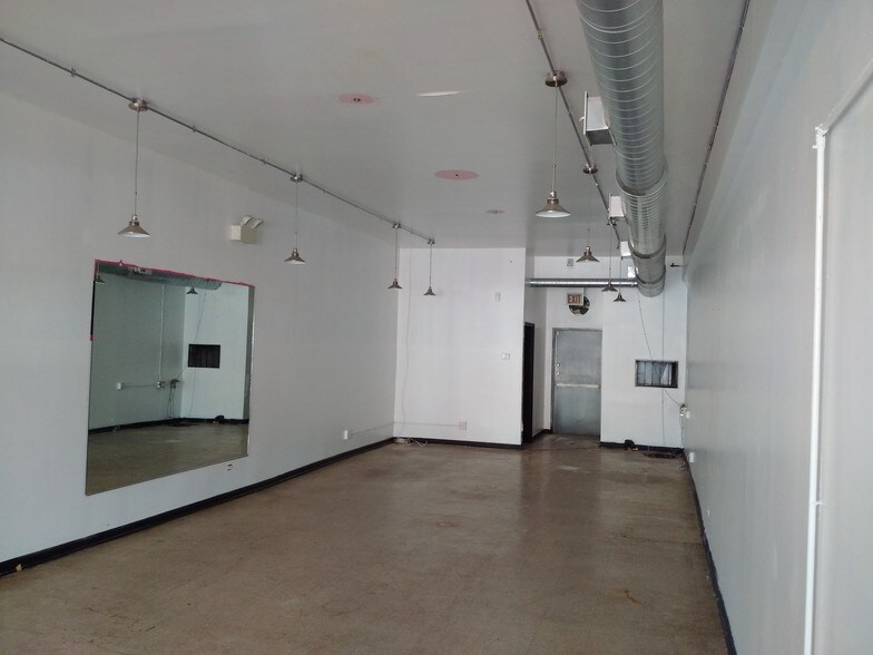 More Photos Of 211-213 E 79th St, Chicago Storefront For Lease