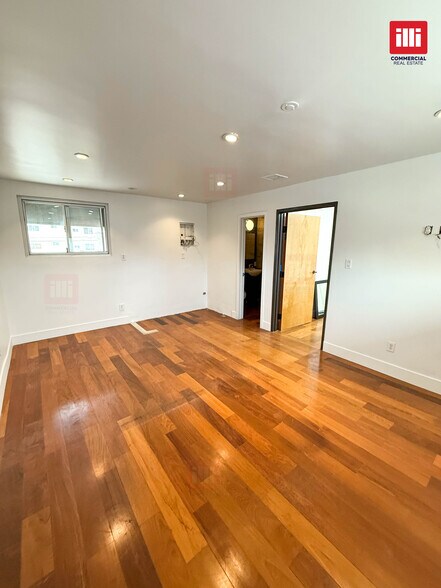 More Photos Of 4363 Woodman Ave, Sherman Oaks Loft Creative Space For Sale