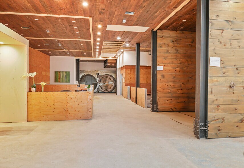More Photos Of 17 Market St, Poughkeepsie Office For Sale
