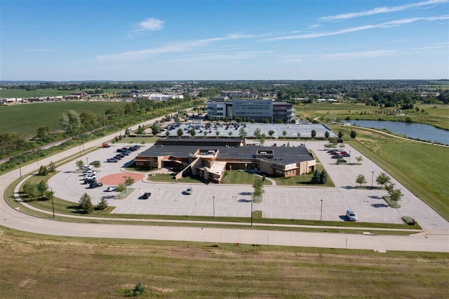 More Photos Of 3273 Ridgeway Dr, Coralville Office For Lease