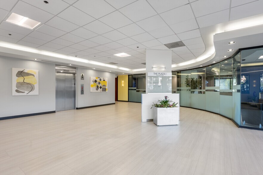 More Photos Of 1925 Palomar Oaks Way, Carlsbad Unknown For Lease