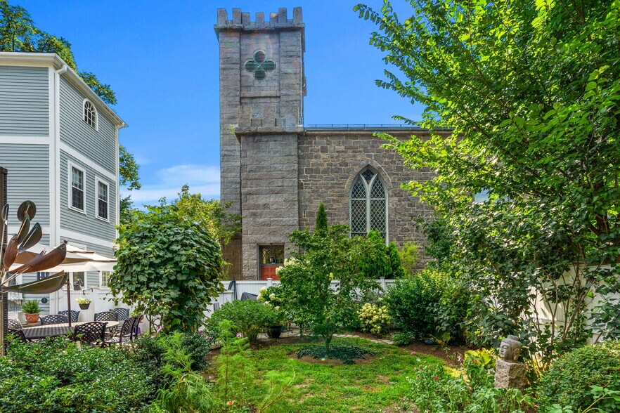 More Photos Of 314 Essex St, Salem Specialty For Sale