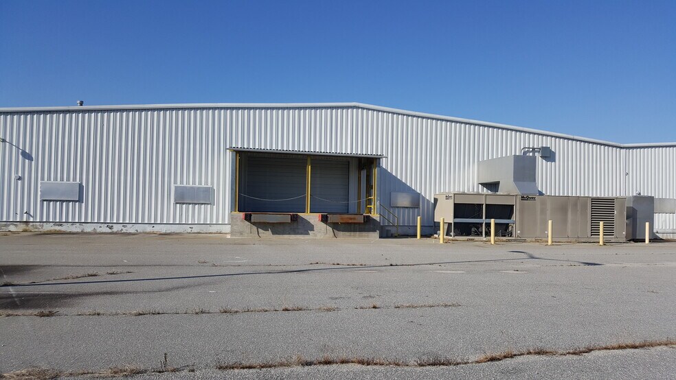 More Photos Of 600 S Parker St, Elm City Manufacturing For Sale