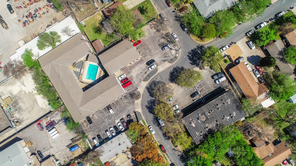 More Photos Of 8502 Dryfield Dr, Austin Apartments For Sale