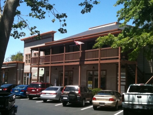 More Photos Of 6200 Center St, Clayton Unknown For Lease