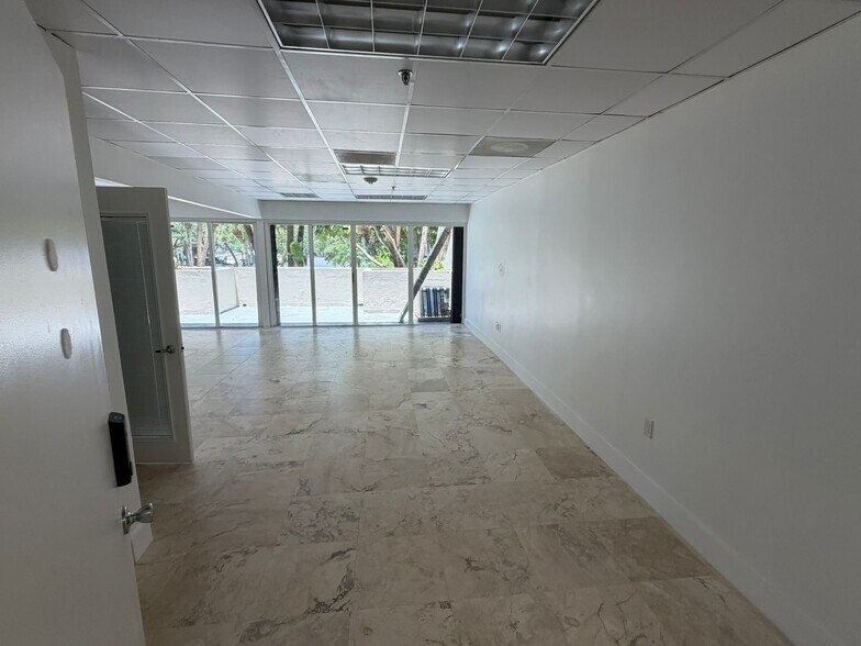 More Photos Of 520 Brickell Key Dr, Miami Apartments For Lease