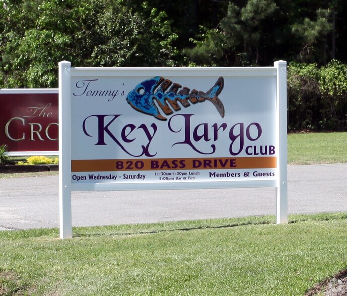 More Photos Of 820 Bass Dr, Santee Freestanding For Sale