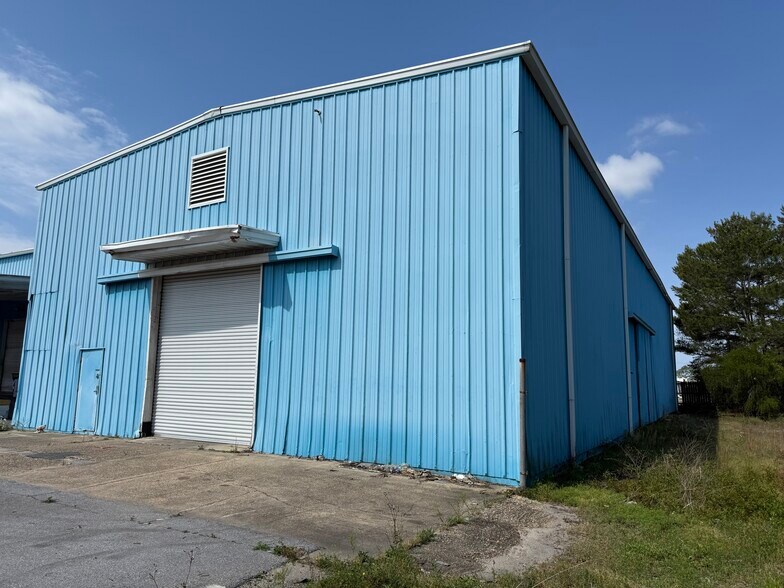 More Photos Of 627 Anchors St NW, Fort Walton Beach Warehouse For Sale