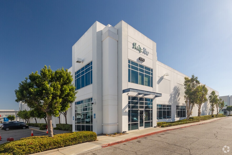 Primary Photo Of 3501 Jack Northrop Ave, Hawthorne Warehouse For Lease