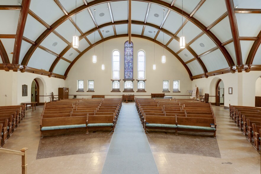 More Photos Of 217 Mackubin St, Saint Paul Religious Facility For Sale