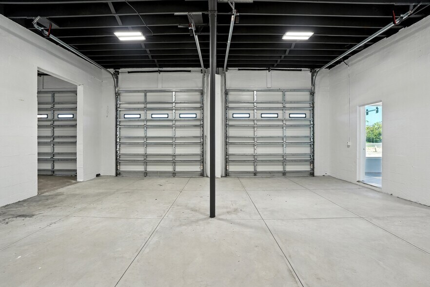 More Photos Of 19003 San Carlos Blvd, Fort Myers Service Station For Sale