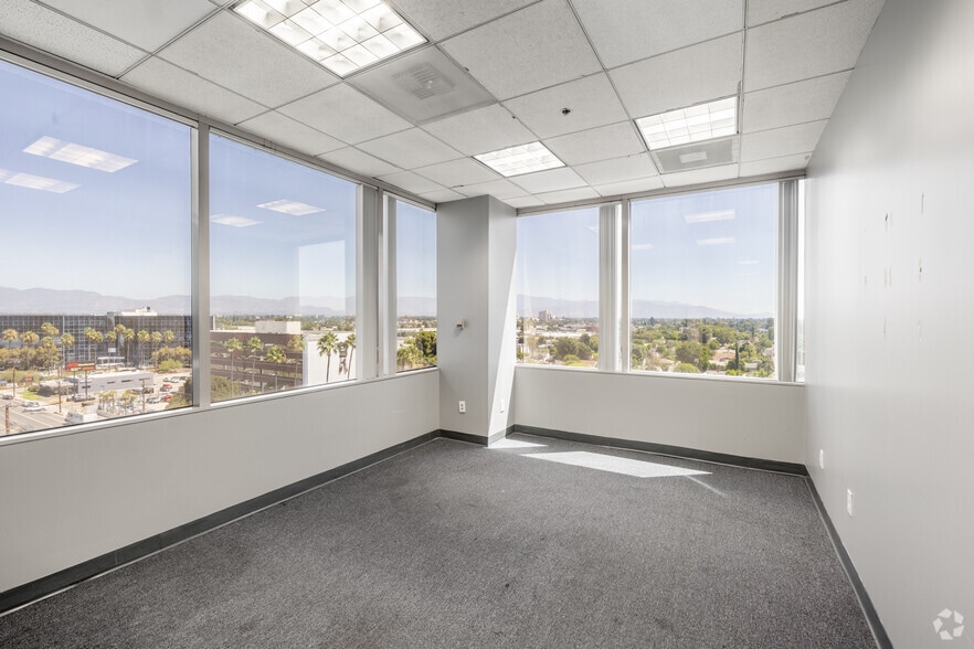 More Photos Of 5805 Sepulveda Blvd, Sherman Oaks Office For Lease
