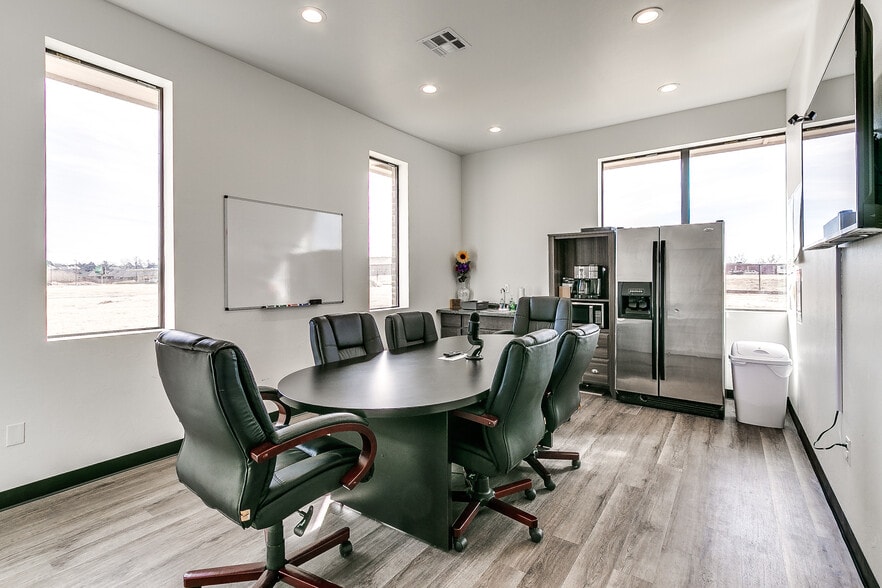 More Photos Of 1140 NW 192nd St, Edmond Office For Lease