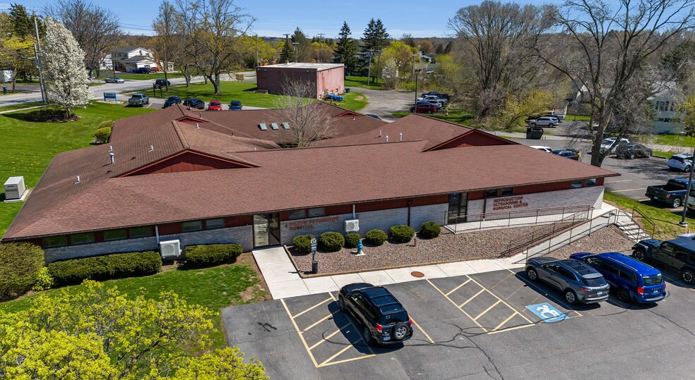 Primary Photo Of 251 East Ave, Hilton Veterinarian Kennel For Sale