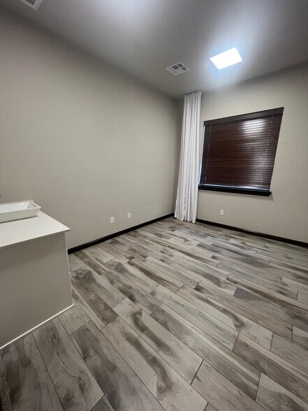 More Photos Of 17935 N Pennsylvania Ave, Edmond Unknown For Lease