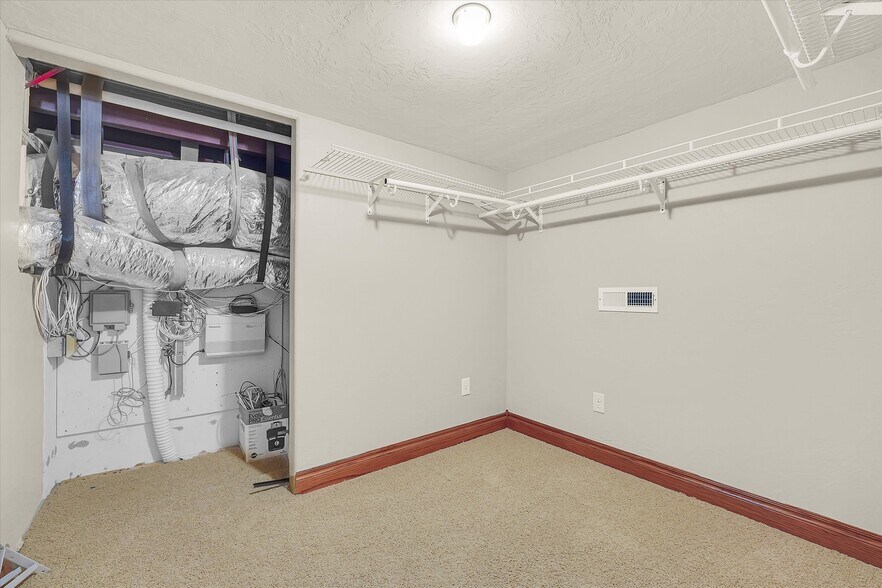 More Photos Of Highway 58, Medicine Park Supermarket For Sale