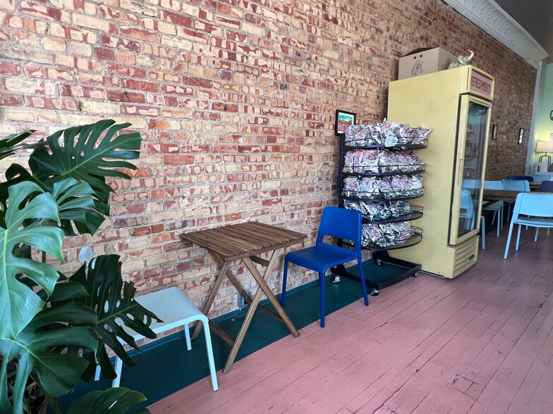 More Photos Of 800 E Michigan Ave, Lansing Apartments For Lease