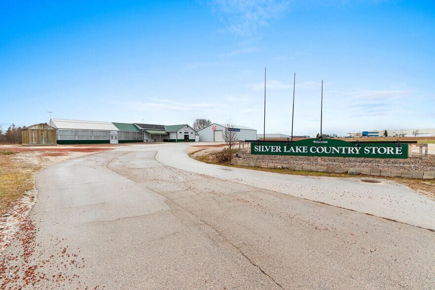 More Photos Of 5814 Calumet Ave, Manitowoc General Retail For Sale