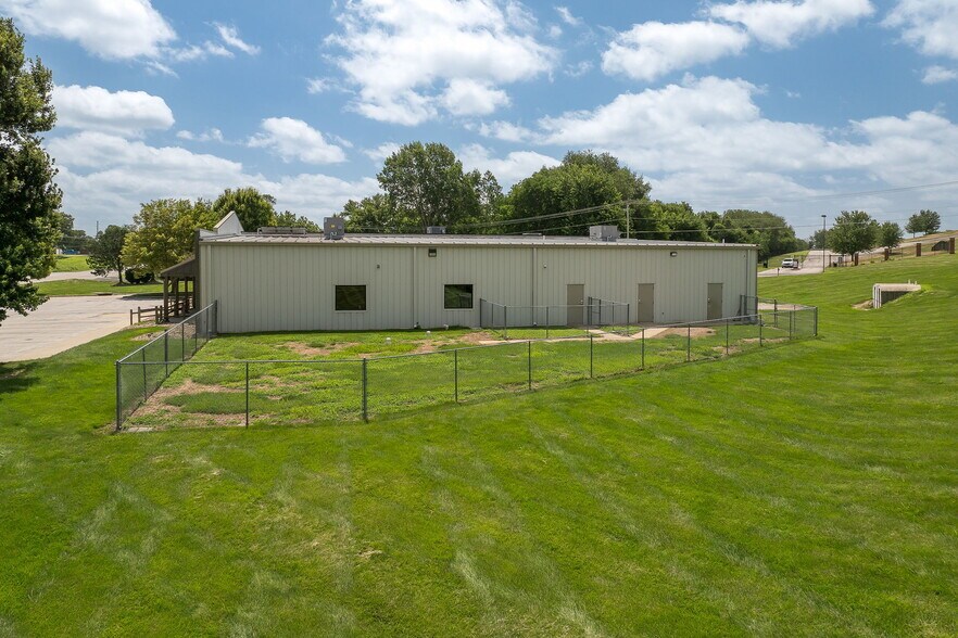 More Photos Of 20994 State Route K, Saint Joseph Office For Lease
