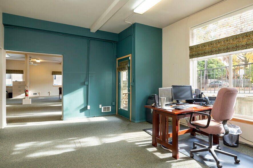 More Photos Of 3408 NE 65th St, Seattle Office Residential For Sale