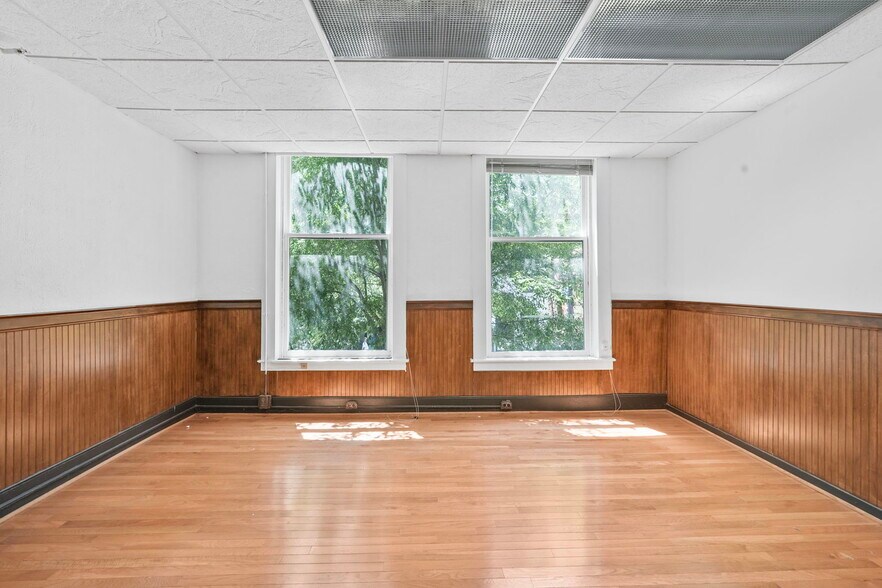 More Photos Of 146-148 E State St, Ithaca Storefront Retail Residential For Sale