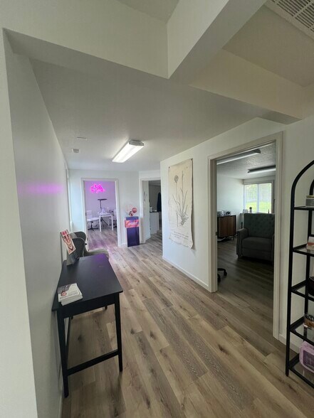 More Photos Of 1942 E Dupont Rd, Fort Wayne Freestanding For Sale