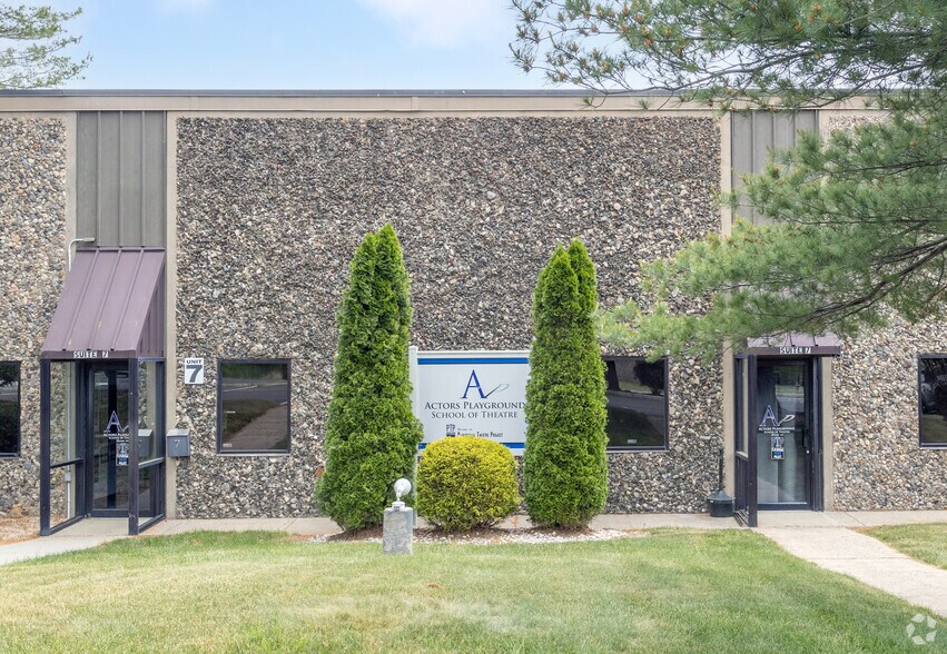 More Photos Of 920 State Route 33, Freehold Unknown For Lease