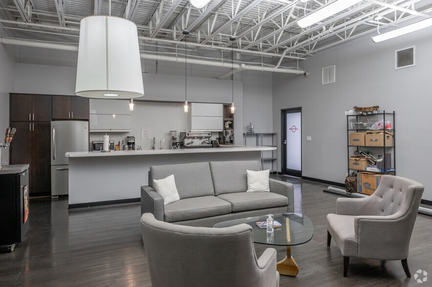 More Photos Of 2323 Main St, Irvine Warehouse For Lease