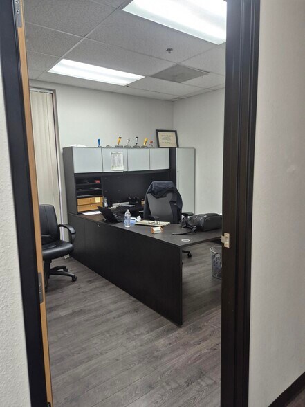 More Photos Of 6675 Doolittle Ave, Riverside Warehouse For Sale