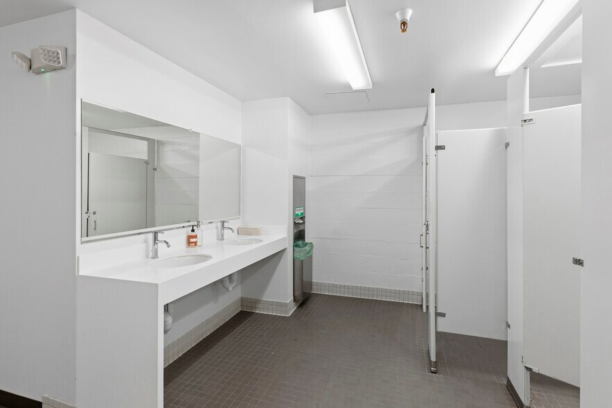 More Photos Of 30 Hotaling Pl, San Francisco Office For Lease