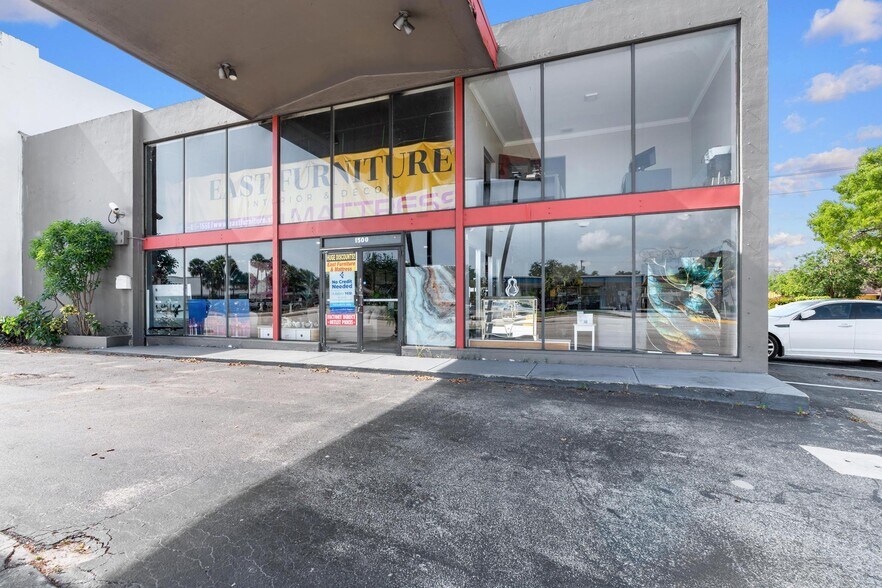 More Photos Of 1500 E Commercial Blvd, Fort Lauderdale Freestanding For Lease