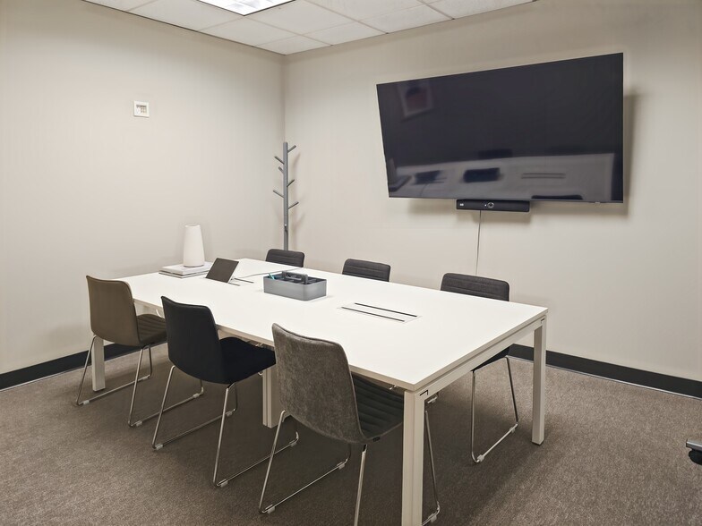 More Photos Of 354 Newnan Crossing Byp, Newnan Coworking Space