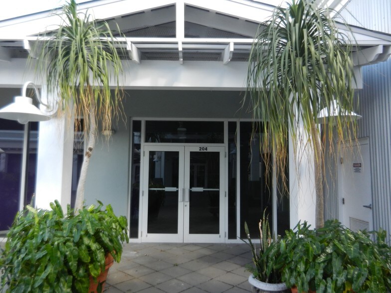 More Photos Of 951-955 Caroline St, Key West Storefront Retail Office For Lease
