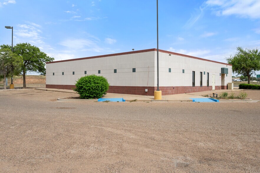 More Photos Of 3400 Blk Of Ave H, Lubbock Unknown For Lease