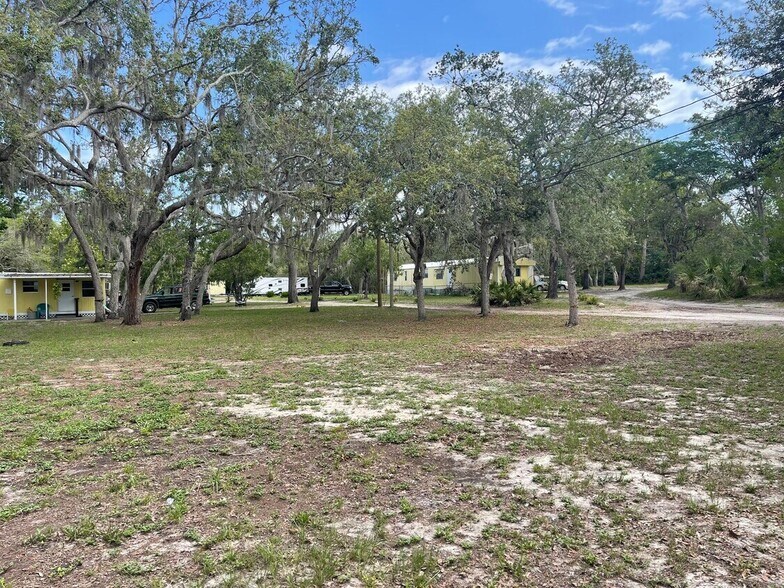 More Photos Of 12409 Choctaw Trl, Hudson Manufactured Housing Mobile Home Park For Sale