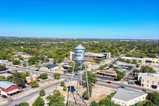 More Photos Of 403 W Anderson Ave, Round Rock Loft Creative Space For Sale